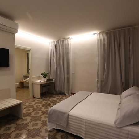 Palazzo Belli Bed & Breakfast Alba  Ngoại thất bức ảnh