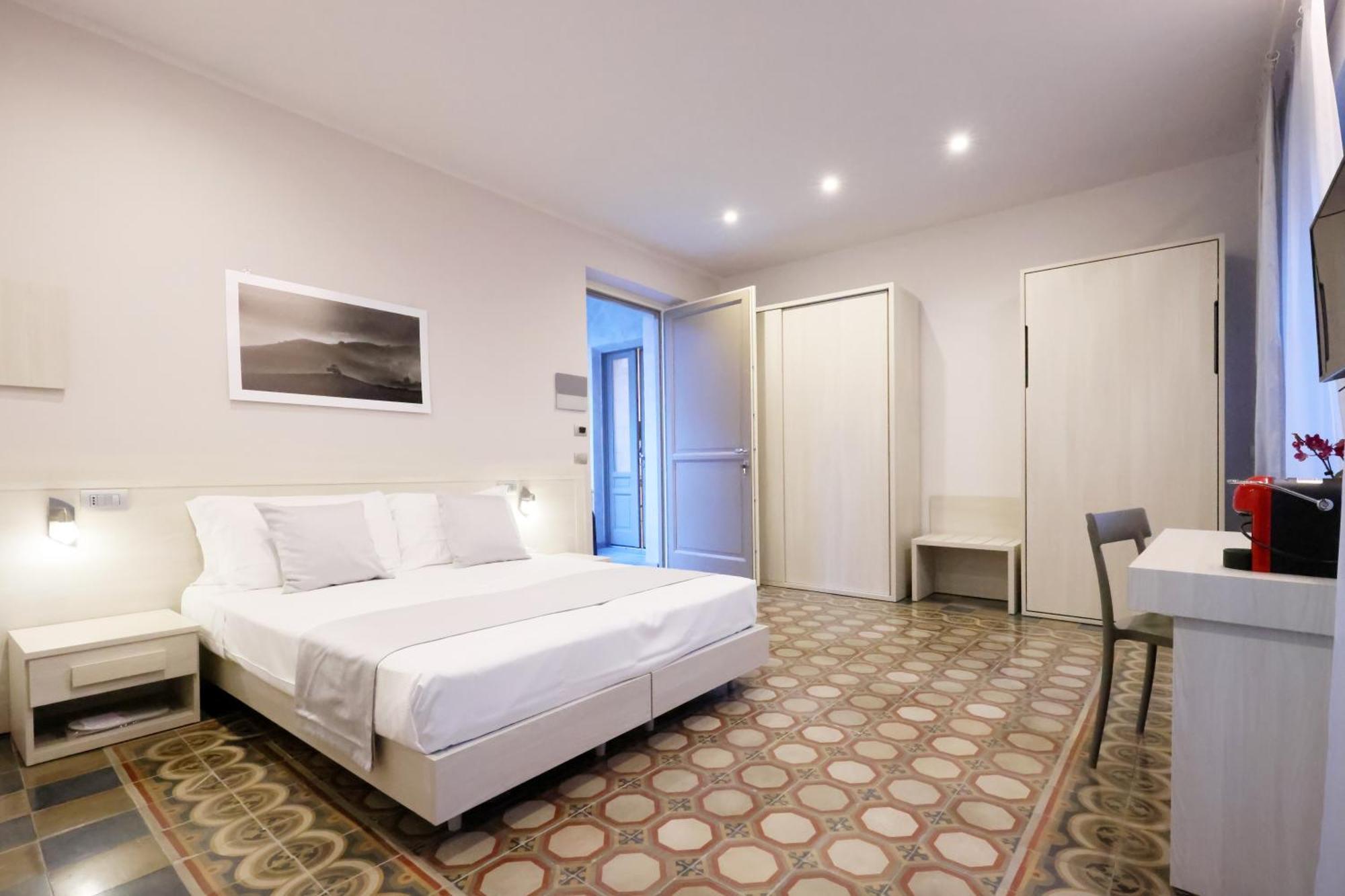 Palazzo Belli Bed & Breakfast Alba  Ngoại thất bức ảnh