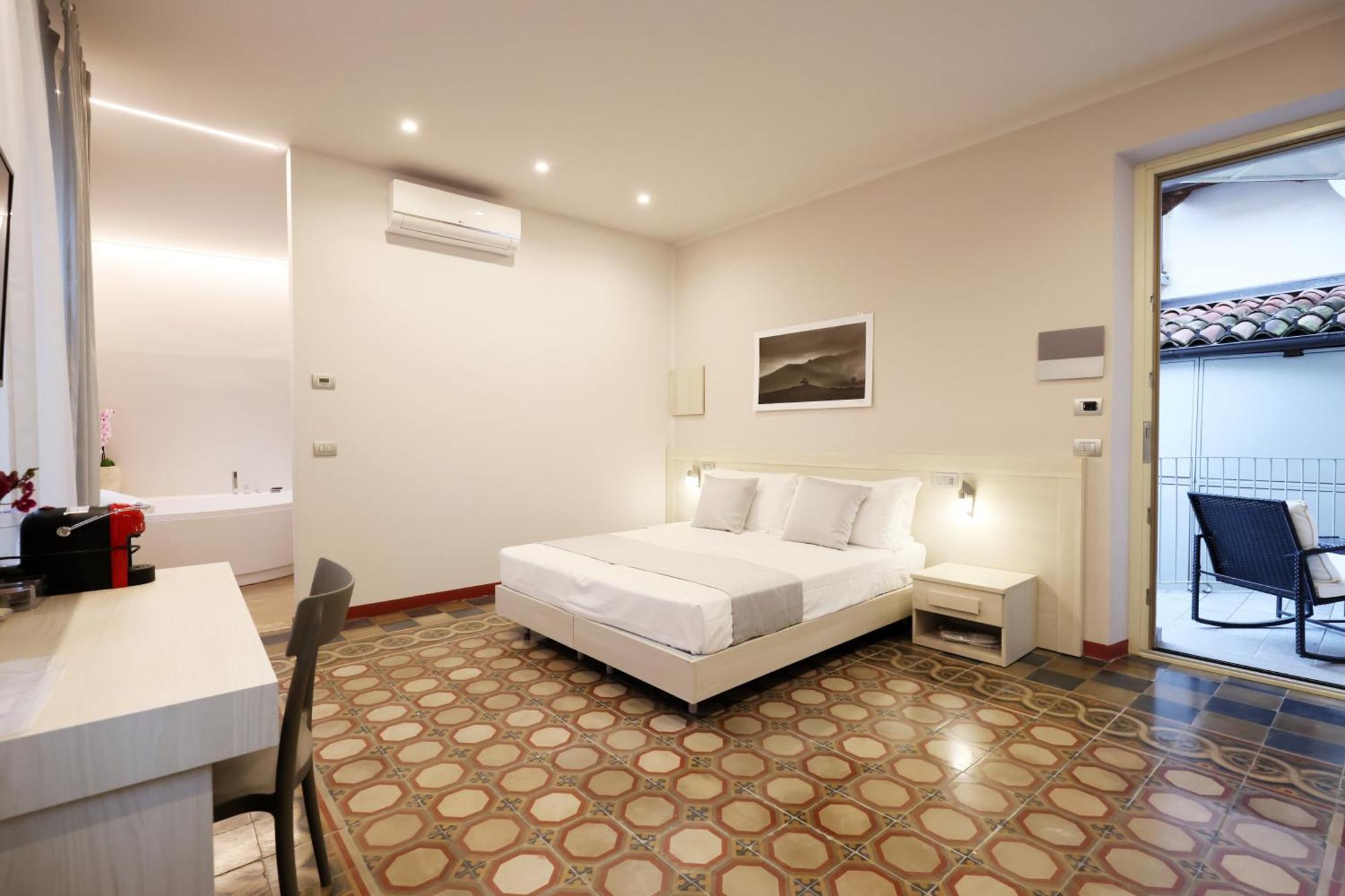 Palazzo Belli Bed & Breakfast Alba  Ngoại thất bức ảnh