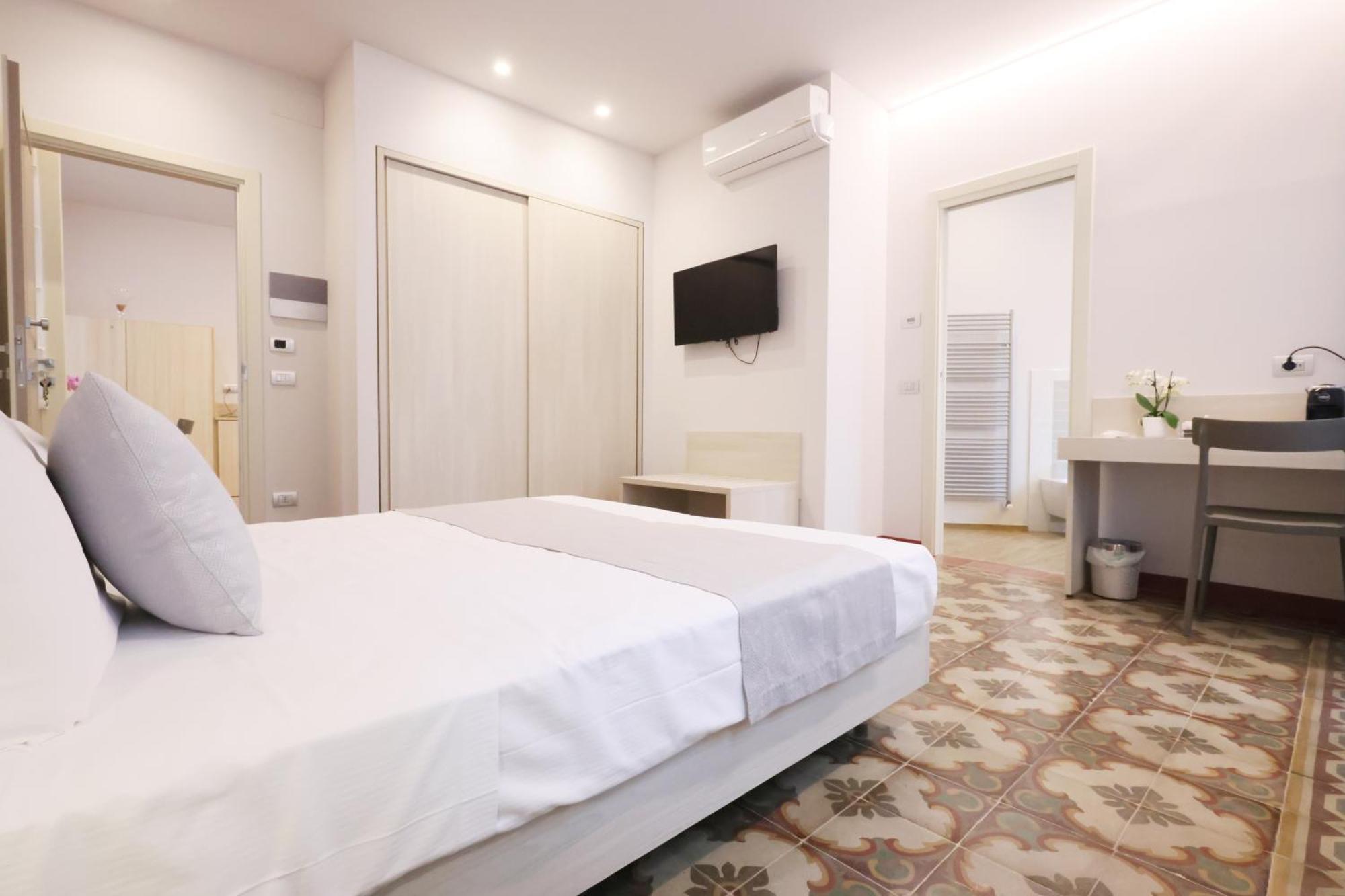 Palazzo Belli Bed & Breakfast Alba  Ngoại thất bức ảnh